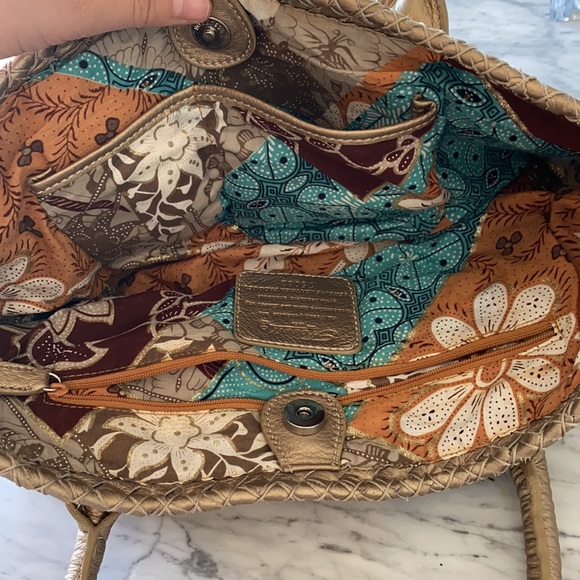 PRICE FIRM Buttery Gold Woven Leather Fossil Bag - Picture 12 of 16